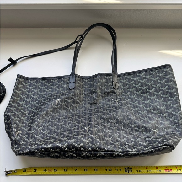 Handbags - Stylish Black Tote Bag